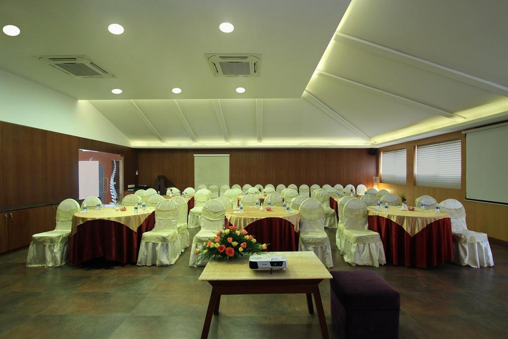 Silent Shores Resort & Spa Mysore Bagian luar foto