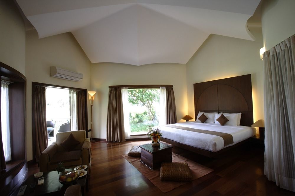 Silent Shores Resort & Spa Mysore Bagian luar foto