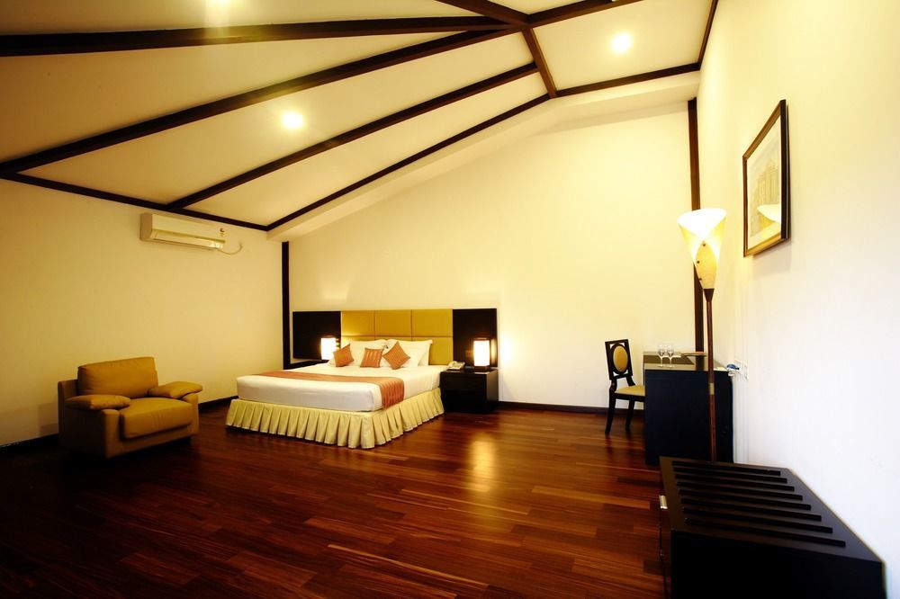 Silent Shores Resort & Spa Mysore Bagian luar foto