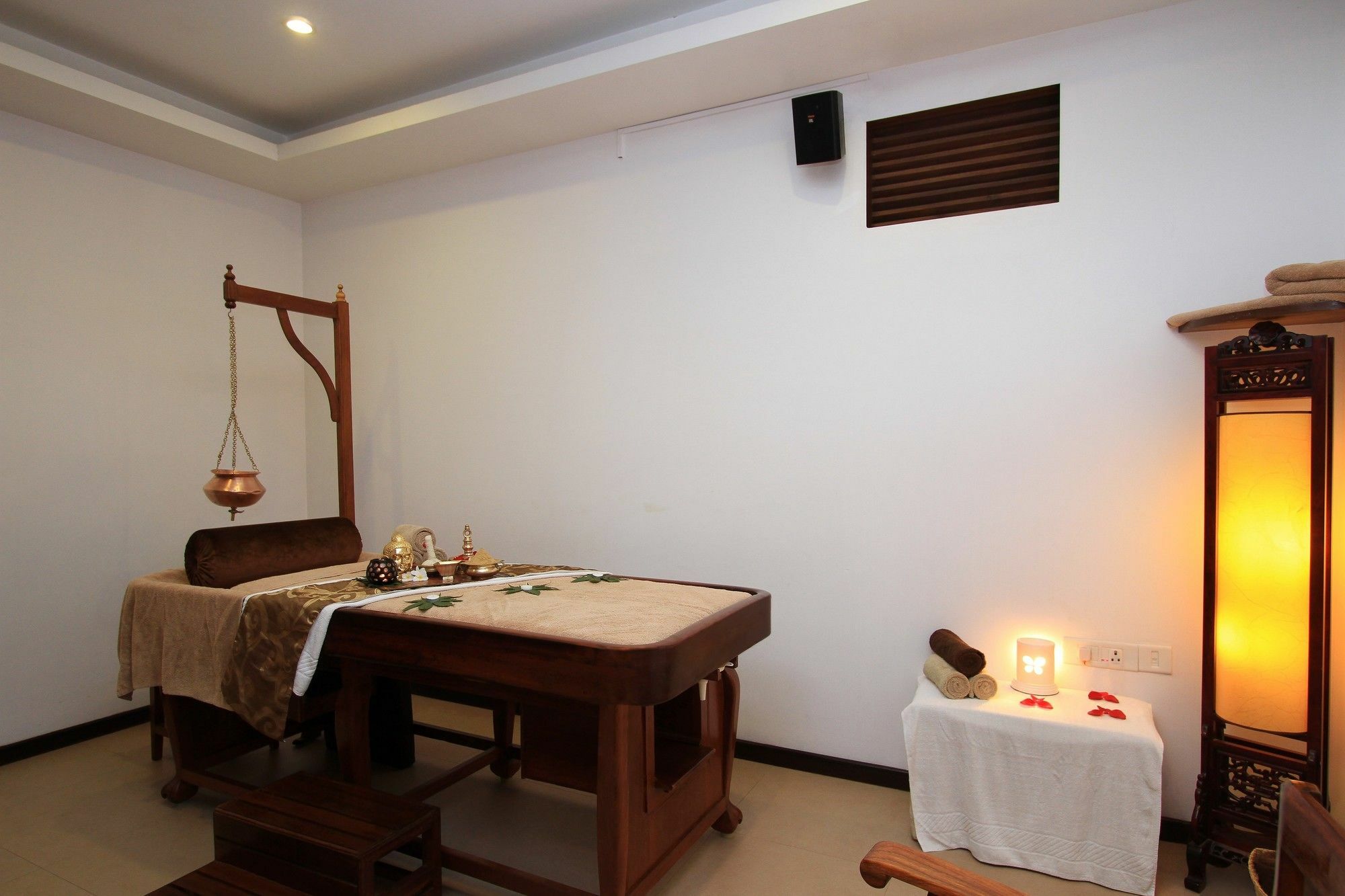 Silent Shores Resort & Spa Mysore Bagian luar foto
